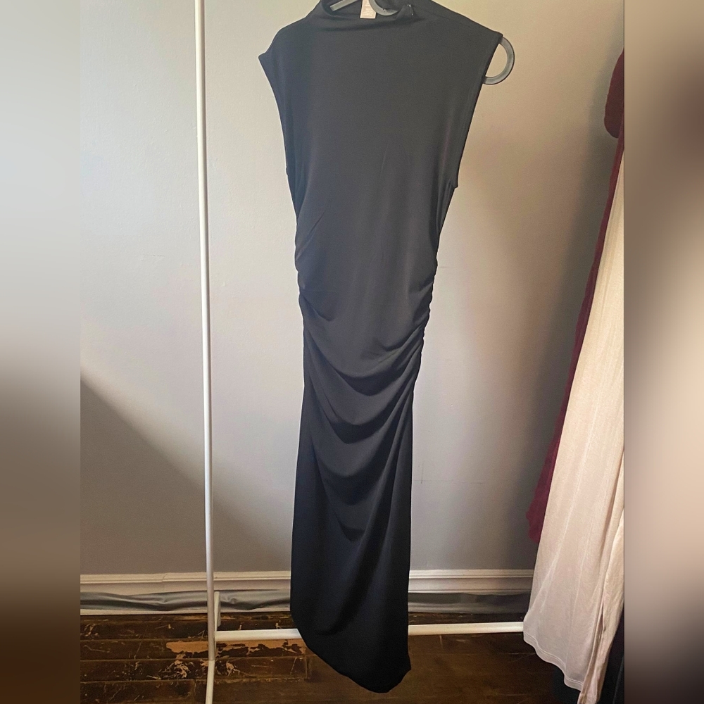 Black dress - Picture 2 of 2